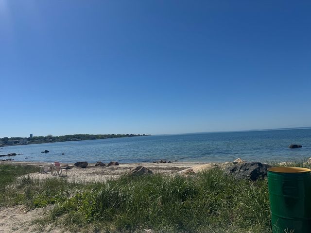 35 Point St, Fairhaven, MA 02719