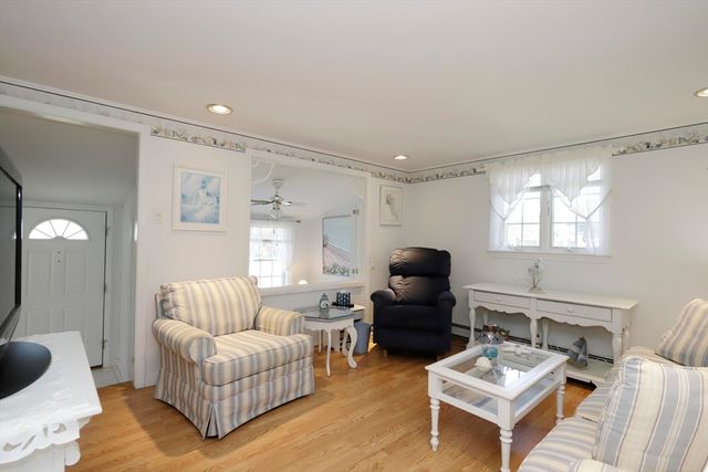 35 Point St, Fairhaven, MA 02719