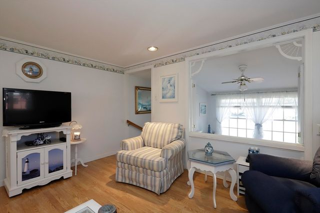 35 Point St, Fairhaven, MA 02719