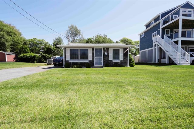 35 Point St, Fairhaven, MA 02719