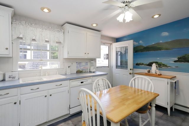 35 Point St, Fairhaven, MA 02719
