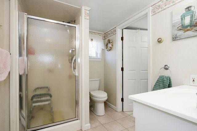 35 Point St, Fairhaven, MA 02719