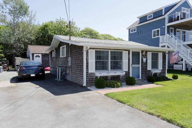 35 Point St, Fairhaven, MA 02719