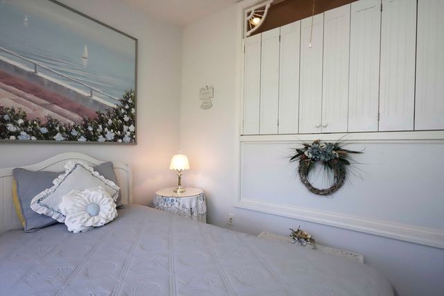 35 Point St, Fairhaven, MA 02719