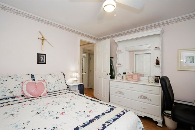 35 Point St, Fairhaven, MA 02719