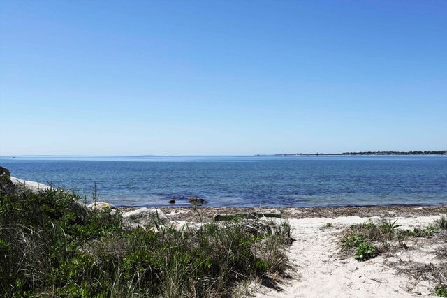 35 Point St, Fairhaven, MA 02719