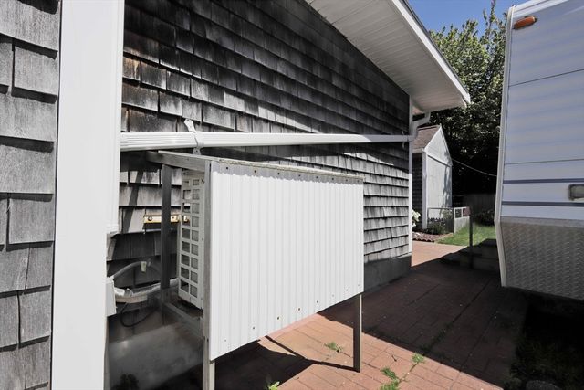 35 Point St, Fairhaven, MA 02719