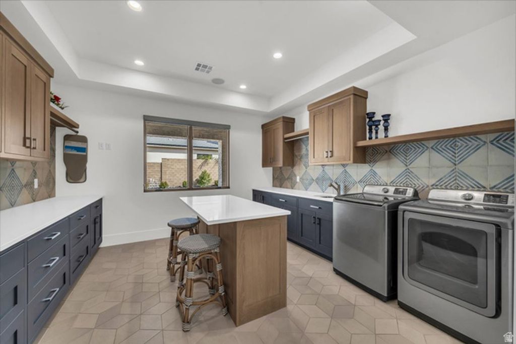 Image 20 of property listing at 2204 E 3770 S, St. George, UT 84790