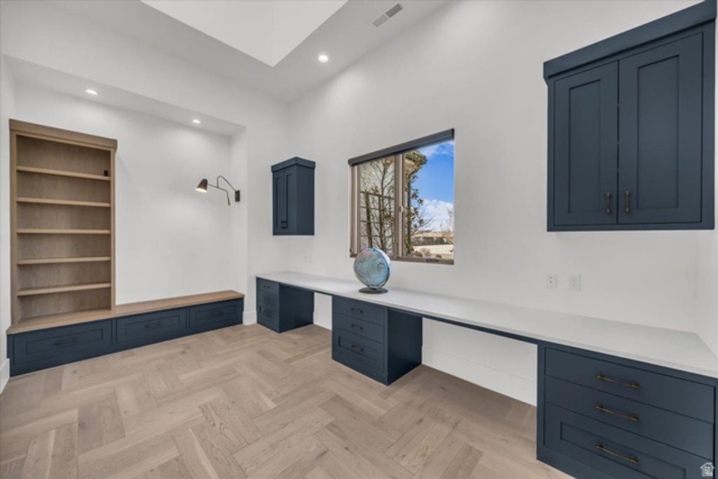 Image 21 of property listing at 2204 E 3770 S, St. George, UT 84790
