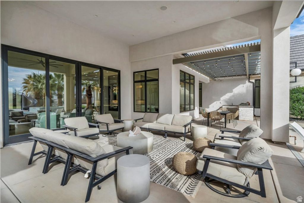 Image 39 of property listing at 2204 E 3770 S, St. George, UT 84790