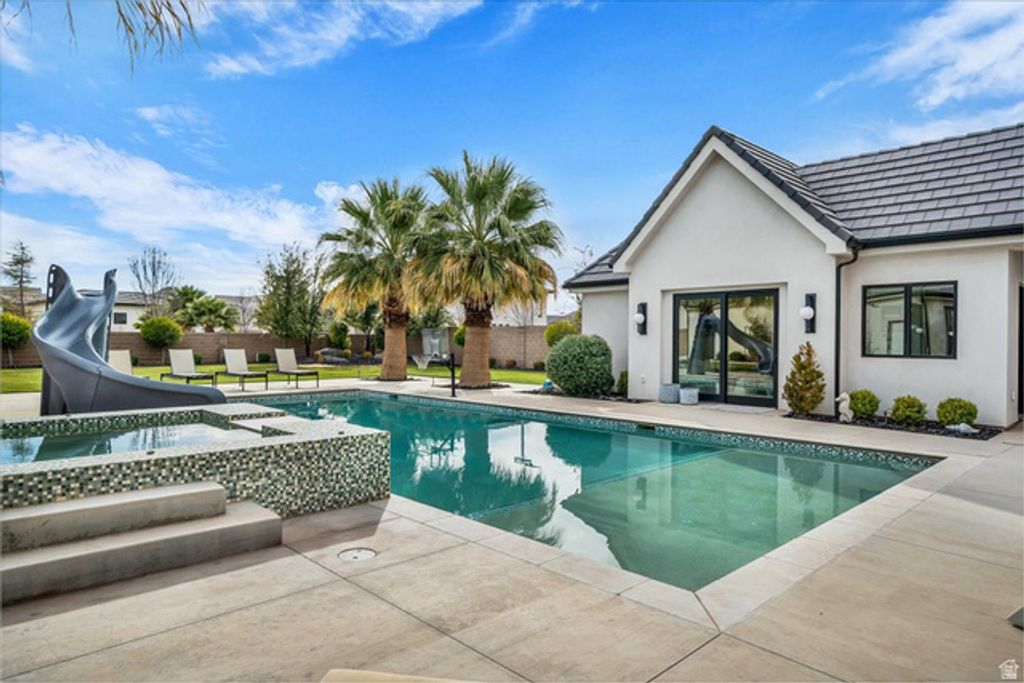 Image 45 of property listing at 2204 E 3770 S, St. George, UT 84790