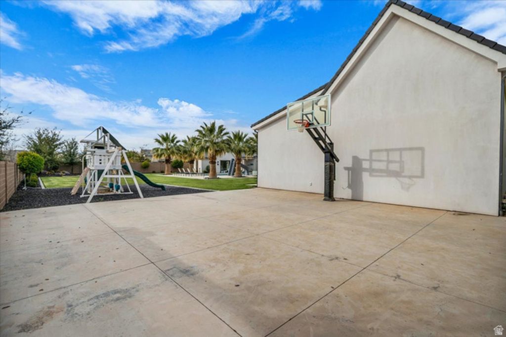 Image 48 of property listing at 2204 E 3770 S, St. George, UT 84790