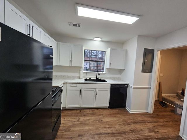 6002 Pat Mell Place SE, Smyrna, GA 30080