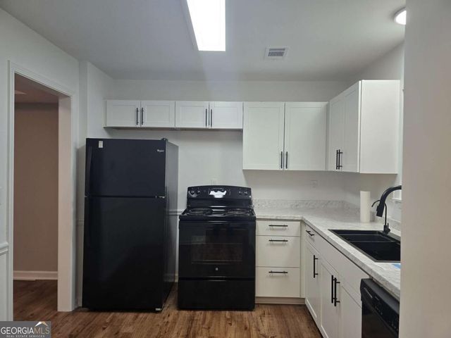 6002 Pat Mell Place SE, Smyrna, GA 30080