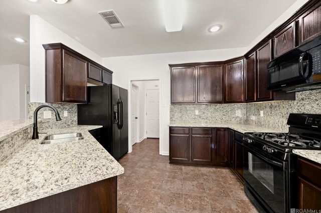 42351 Cedarstone Ave, Prairieville, LA 70769