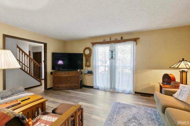 915 Edgehill Lane, Anderson, IN 46012