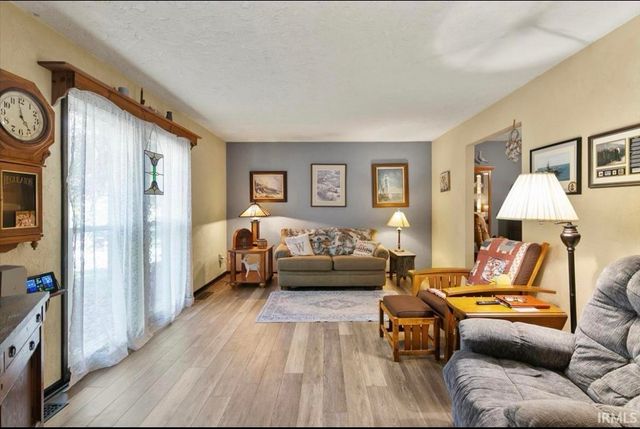 915 Edgehill Lane, Anderson, IN 46012