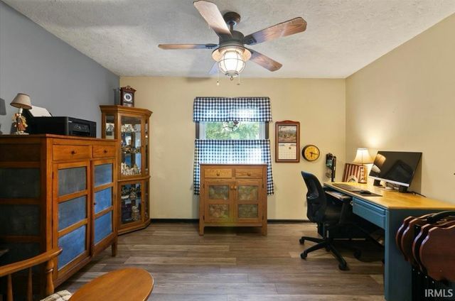 915 Edgehill Lane, Anderson, IN 46012