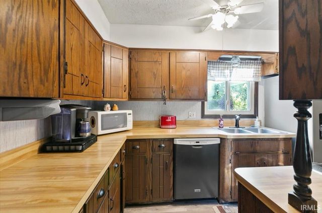 915 Edgehill Lane, Anderson, IN 46012