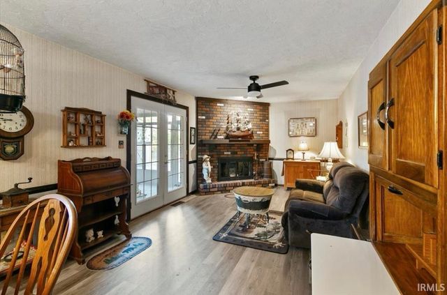 915 Edgehill Lane, Anderson, IN 46012