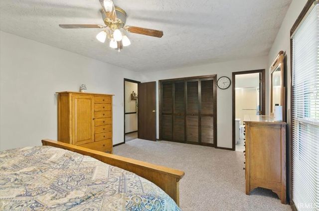 915 Edgehill Lane, Anderson, IN 46012