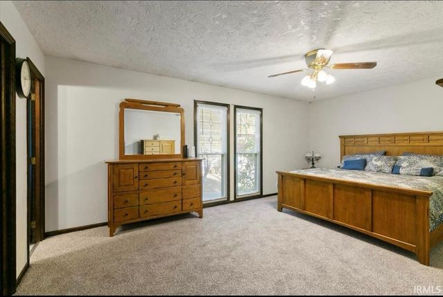 915 Edgehill Lane, Anderson, IN 46012