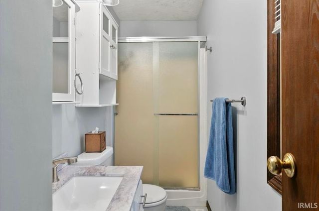 915 Edgehill Lane, Anderson, IN 46012