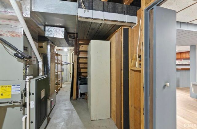 915 Edgehill Lane, Anderson, IN 46012