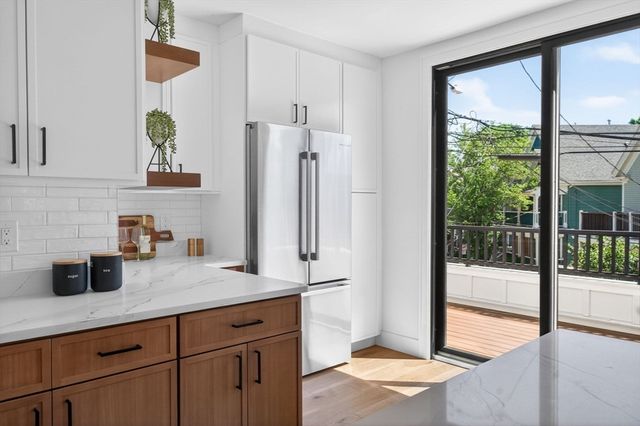37 Kingston St B, Somerville, MA 02144