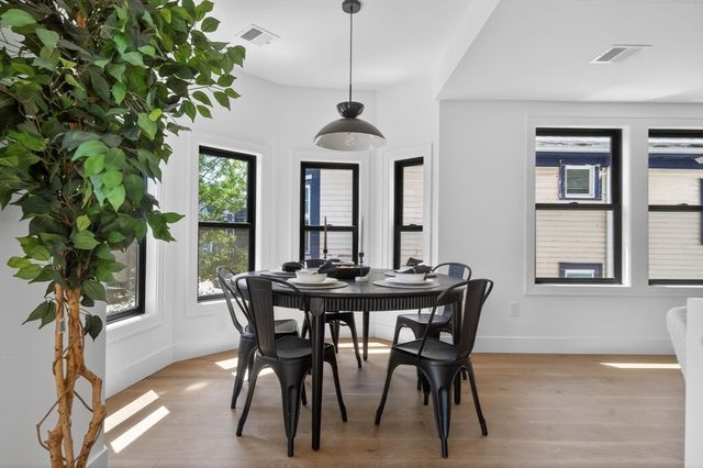 37 Kingston St B, Somerville, MA 02144