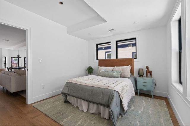 37 Kingston St B, Somerville, MA 02144