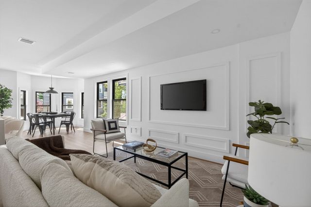 37 Kingston St B, Somerville, MA 02144