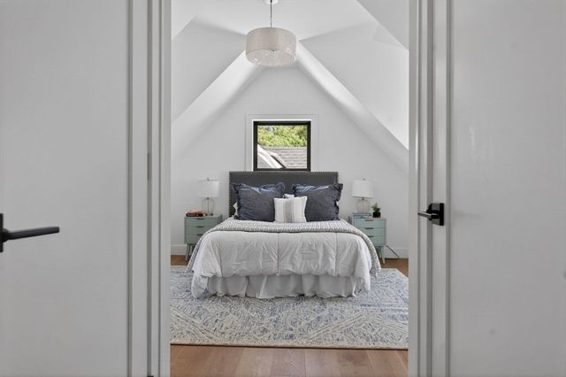 37 Kingston St B, Somerville, MA 02144