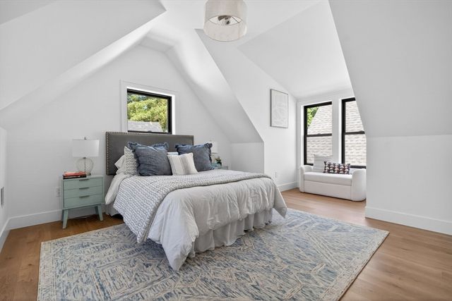 37 Kingston St B, Somerville, MA 02144