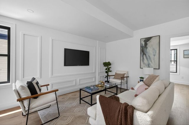 37 Kingston St B, Somerville, MA 02144