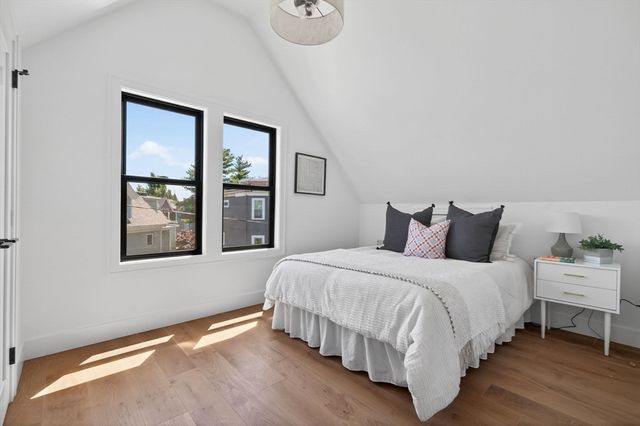 37 Kingston St B, Somerville, MA 02144
