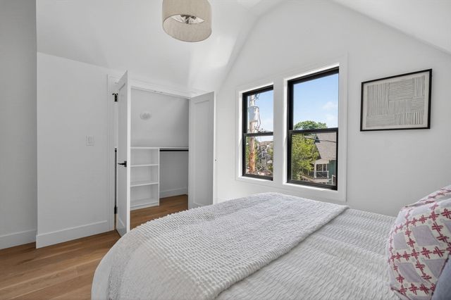 37 Kingston St B, Somerville, MA 02144