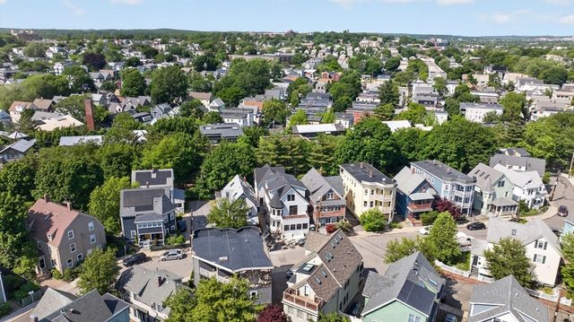 37 Kingston St B, Somerville, MA 02144