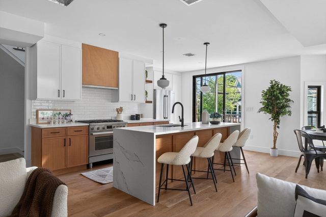37 Kingston St B, Somerville, MA 02144
