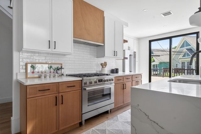 37 Kingston St B, Somerville, MA 02144