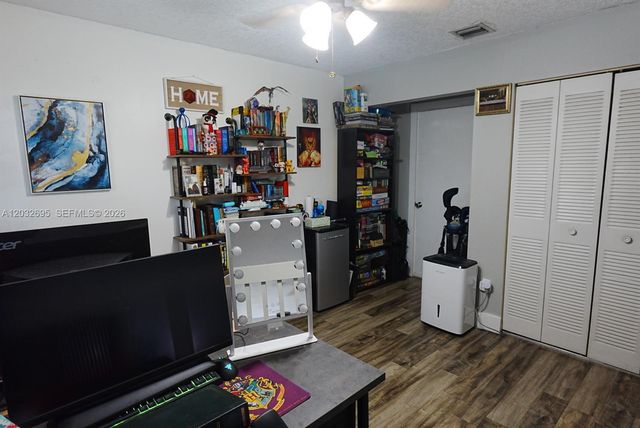 2038 Champions Way, North Lauderdale, FL 33068