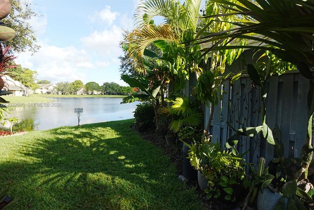 2038 Champions Way, North Lauderdale, FL 33068