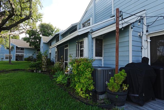 2038 Champions Way, North Lauderdale, FL 33068