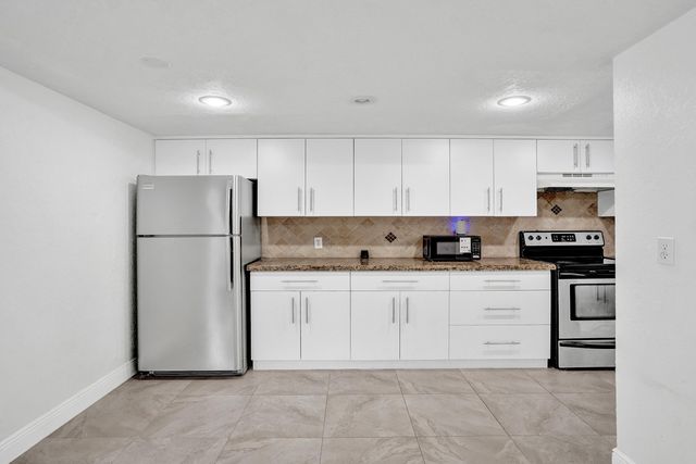 8091 NW 12TH Street H, Margate, FL 33063