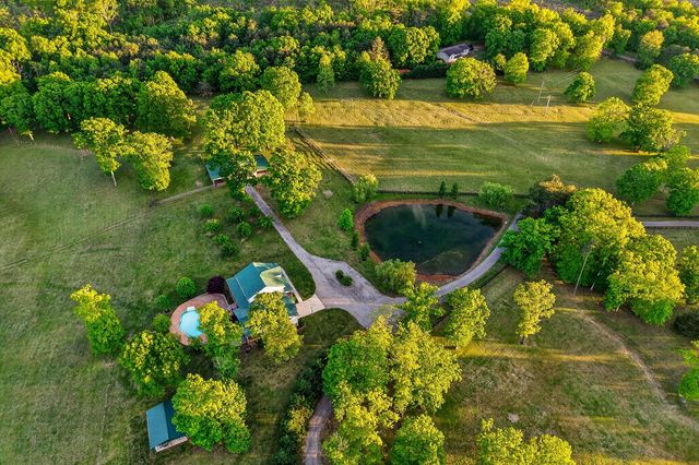 933 John Henry Lewis Road, Dunlap, TN 37327