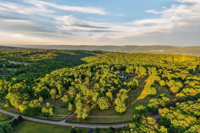 933 John Henry Lewis Road, Dunlap, TN 37327