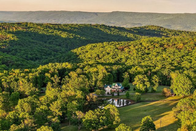 933 John Henry Lewis Road, Dunlap, TN 37327