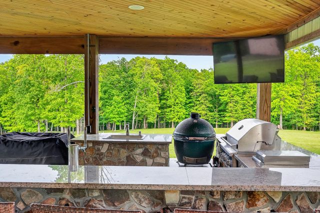 933 John Henry Lewis Road, Dunlap, TN 37327