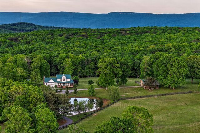 933 John Henry Lewis Road, Dunlap, TN 37327