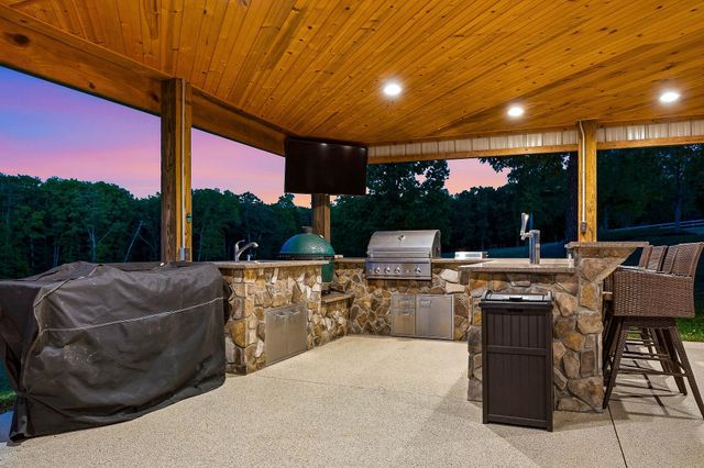 933 John Henry Lewis Road, Dunlap, TN 37327